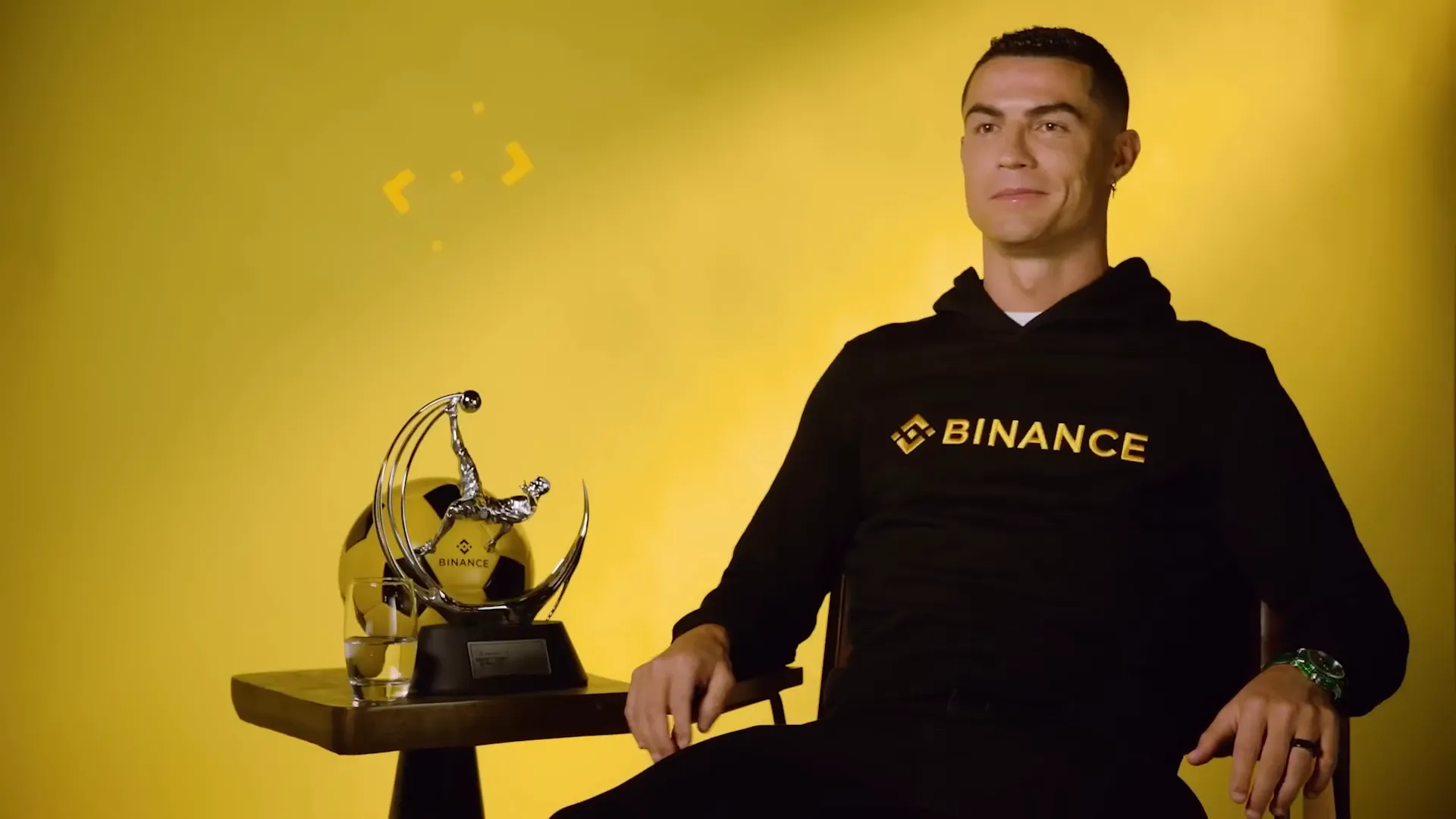 Cristiano Ronaldo discussing Binance